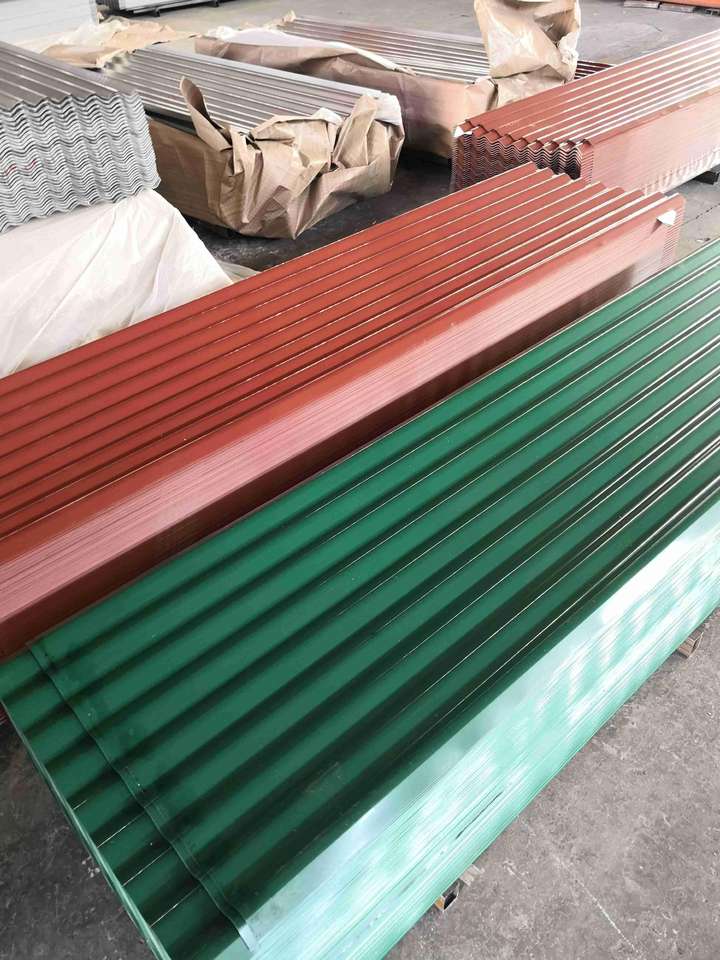 Hot Selling Factory Direct color coated corrugated steel sheet roof tiles for structure house 